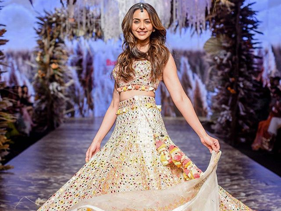 Rakul Looking Like An Angel In Ethnic Dress